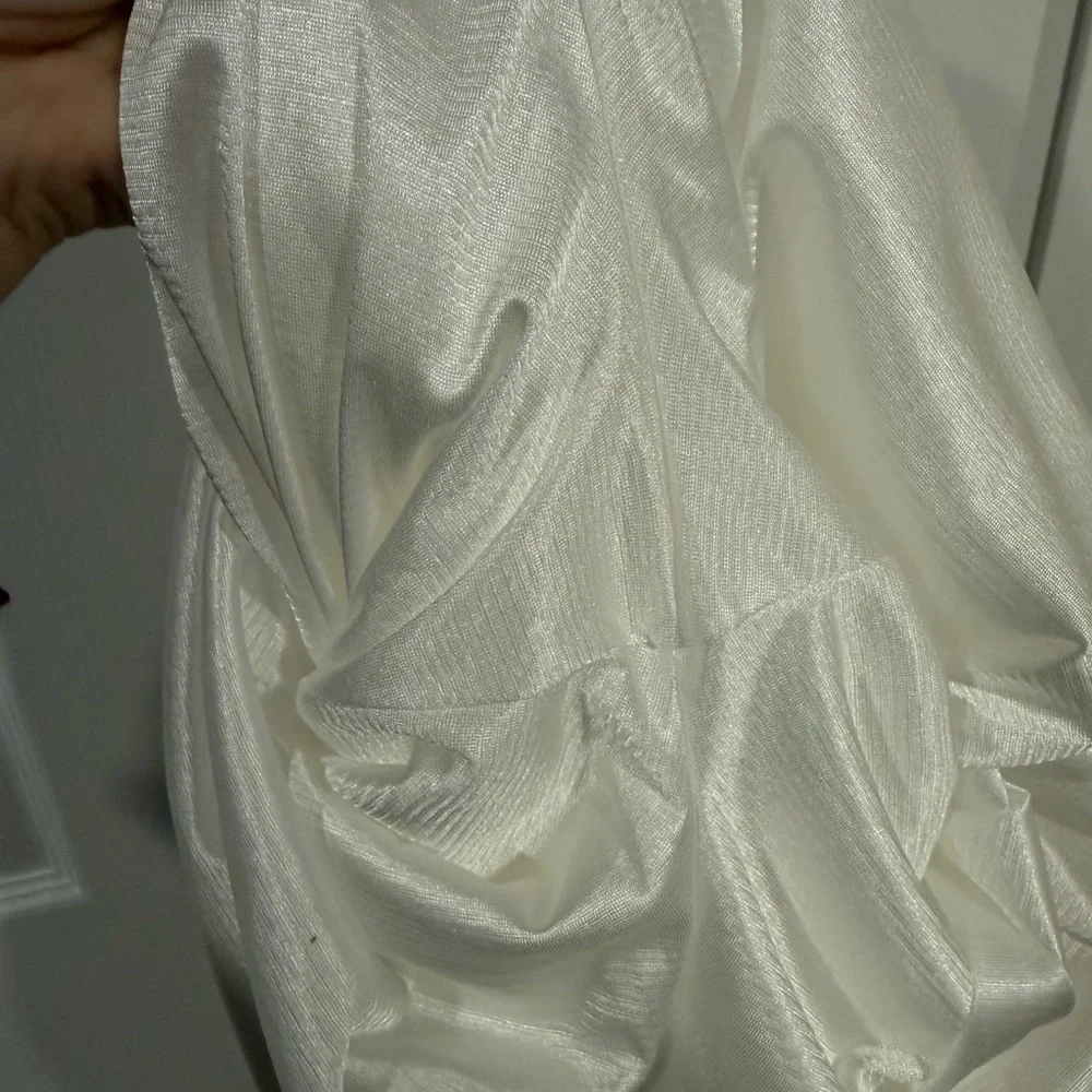 Waverles Pleated Set in Dove - Picture 8 of 9